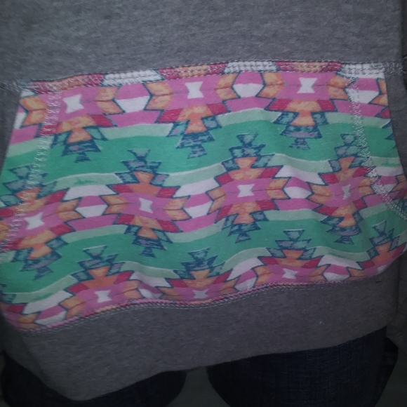 Empyre Women's Hooded Sweatshirt. Medium. Aztec. - Picture 3 of 4